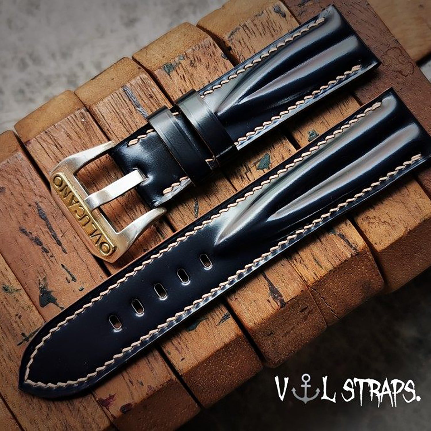 Handcrafted Custom Watch Strap - Horsehide with Drum Effect & Double-Strand Sword Bone Design, Glossy Black & Brown, Soft & Comfortable, Minimalist Style