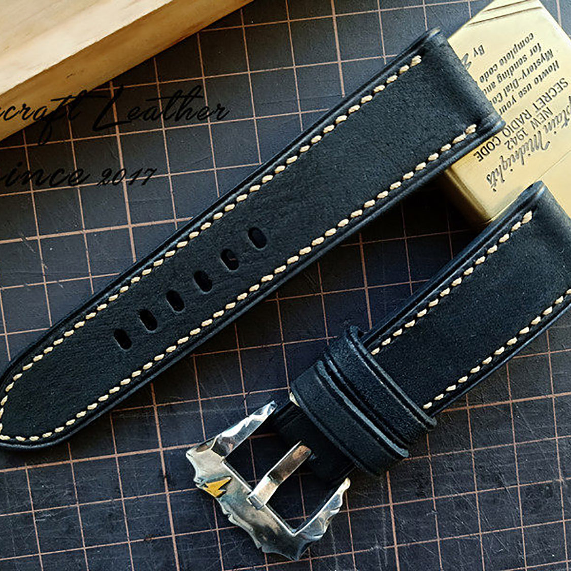 Handmade Vintage Wild Cowhide Leather Watch Strap - Retro Grain, American Rugged Style, Matte Finish, Distressed Look, Soft & Comfortable, Brown Pin Buckle