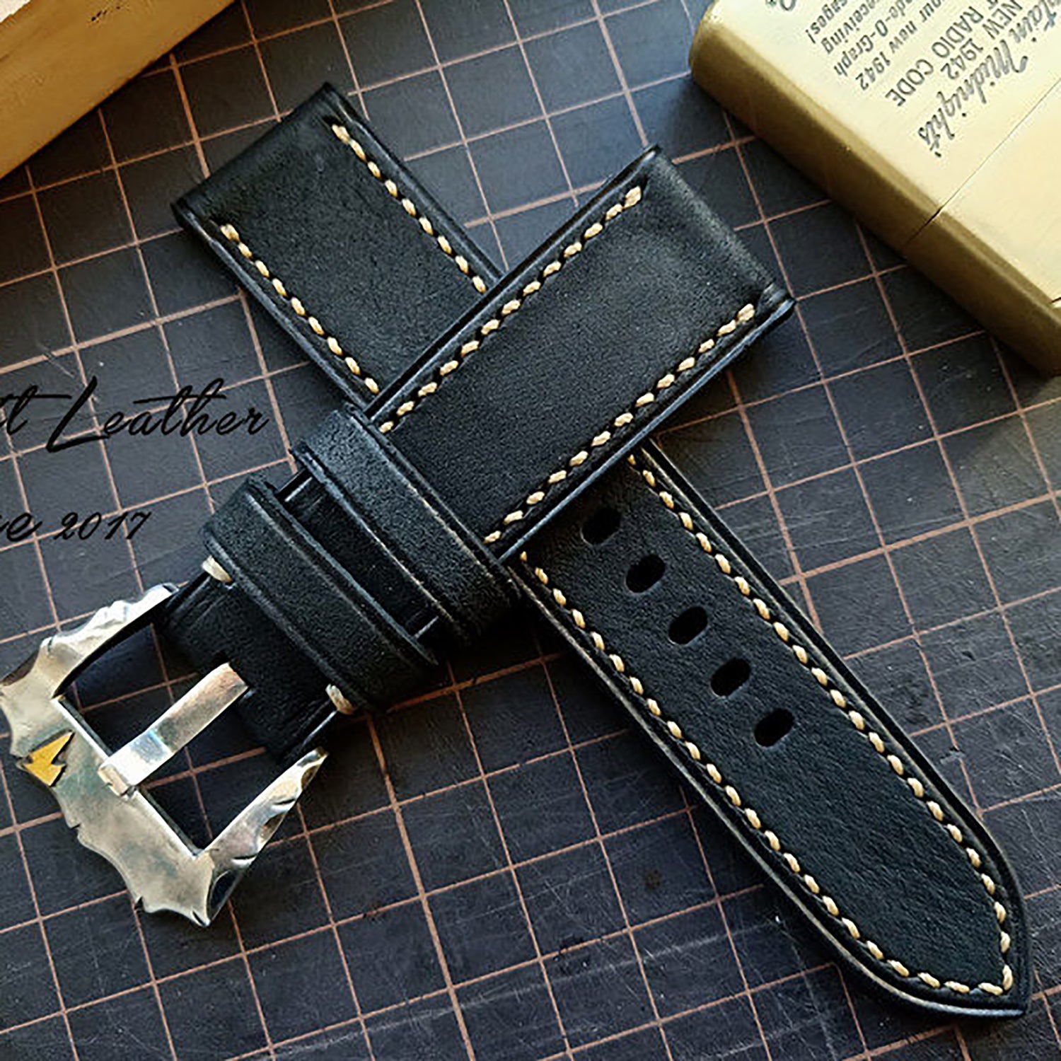 Handmade Vintage Wild Cowhide Leather Watch Strap - Retro Grain, American Rugged Style, Matte Finish, Distressed Look, Soft & Comfortable, Brown Pin Buckle