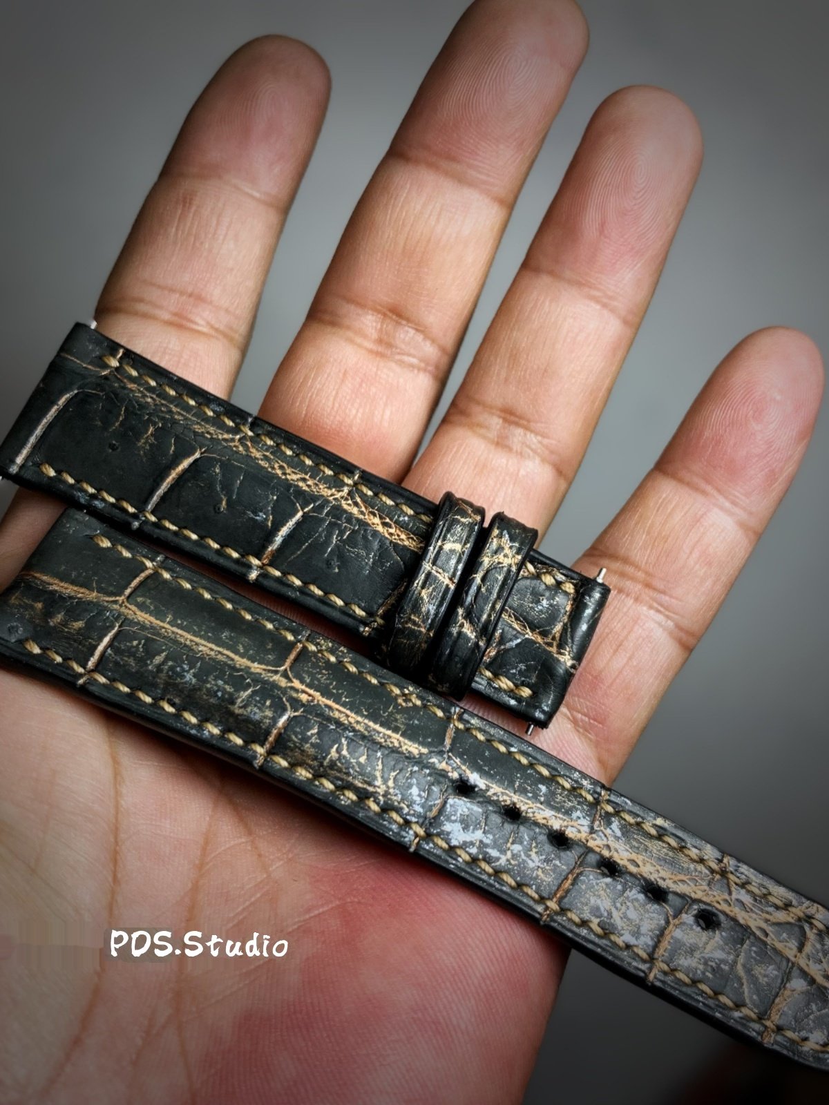 Handmade Custom American Retro Black & Gold American Alligator Leather Watch Strap - Frosted Texture, Sweat-Resistant, Soft, Pin Buckle