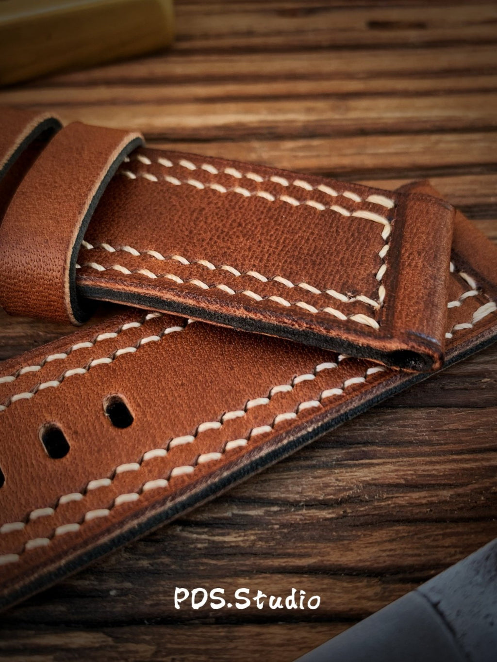 Handcrafted Custom Leather Watch Strap, British Vintage Style, Made of Brown Old-Growth Leather, Soft with Double Thread Sandwich Structure
