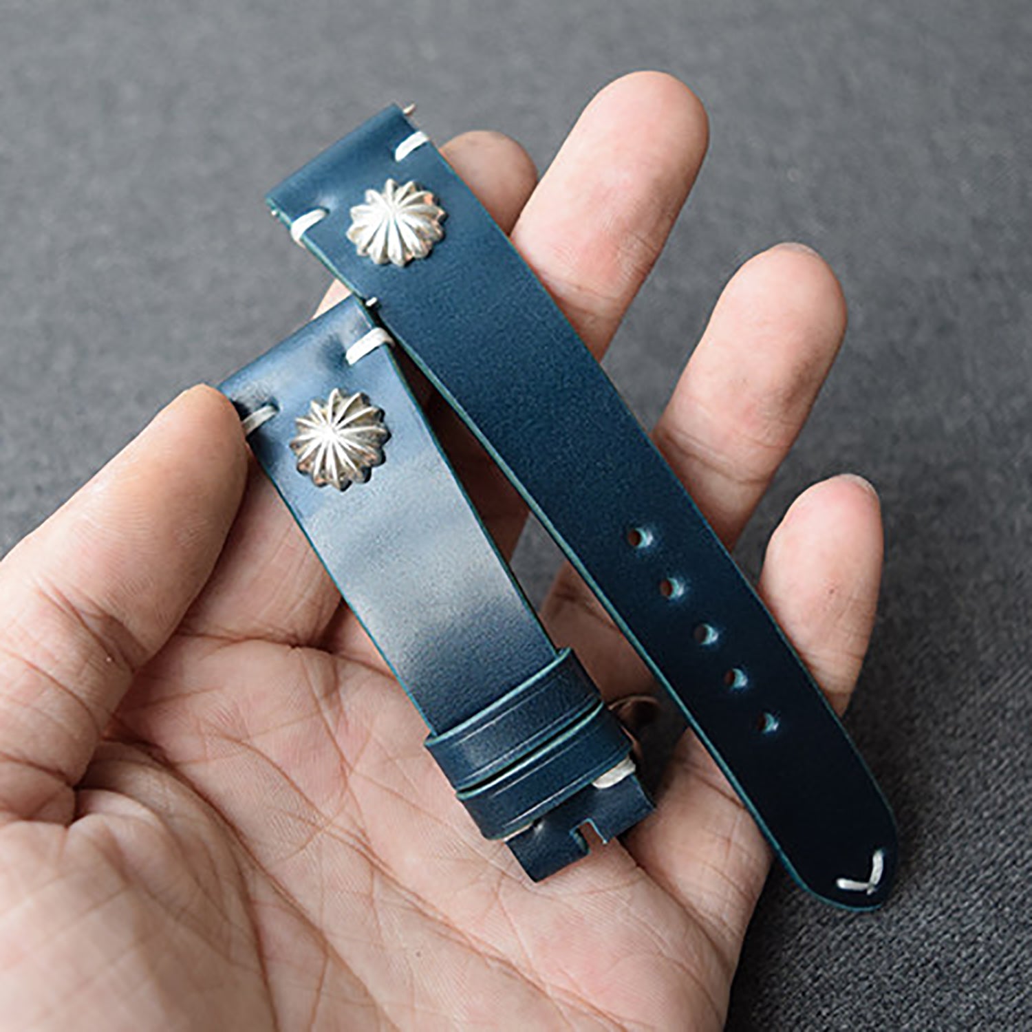 New Year Double-Sided Horsehide Leather Watch Strap - Minimalist Design, Retro Style, Handcrafted with Precision
