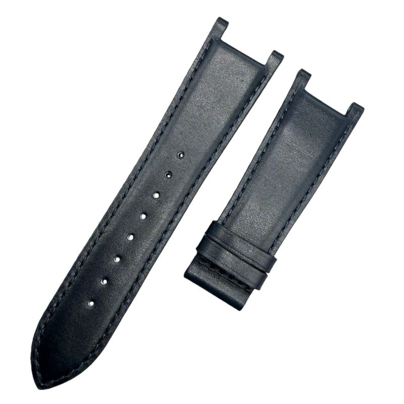 Handcrafted for Versace's models, this strap is made of high-quality Cowhide leather with a smooth texture