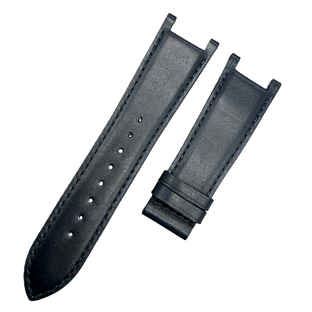 Handcrafted for Versace's models, this strap is made of high-quality Cowhide leather with a smooth texture