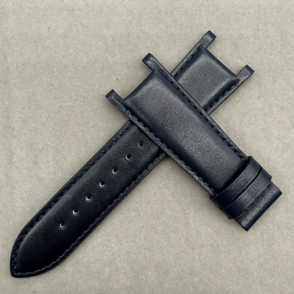 Handcrafted for Versace's models, this strap is made of high-quality Cowhide leather with a smooth texture