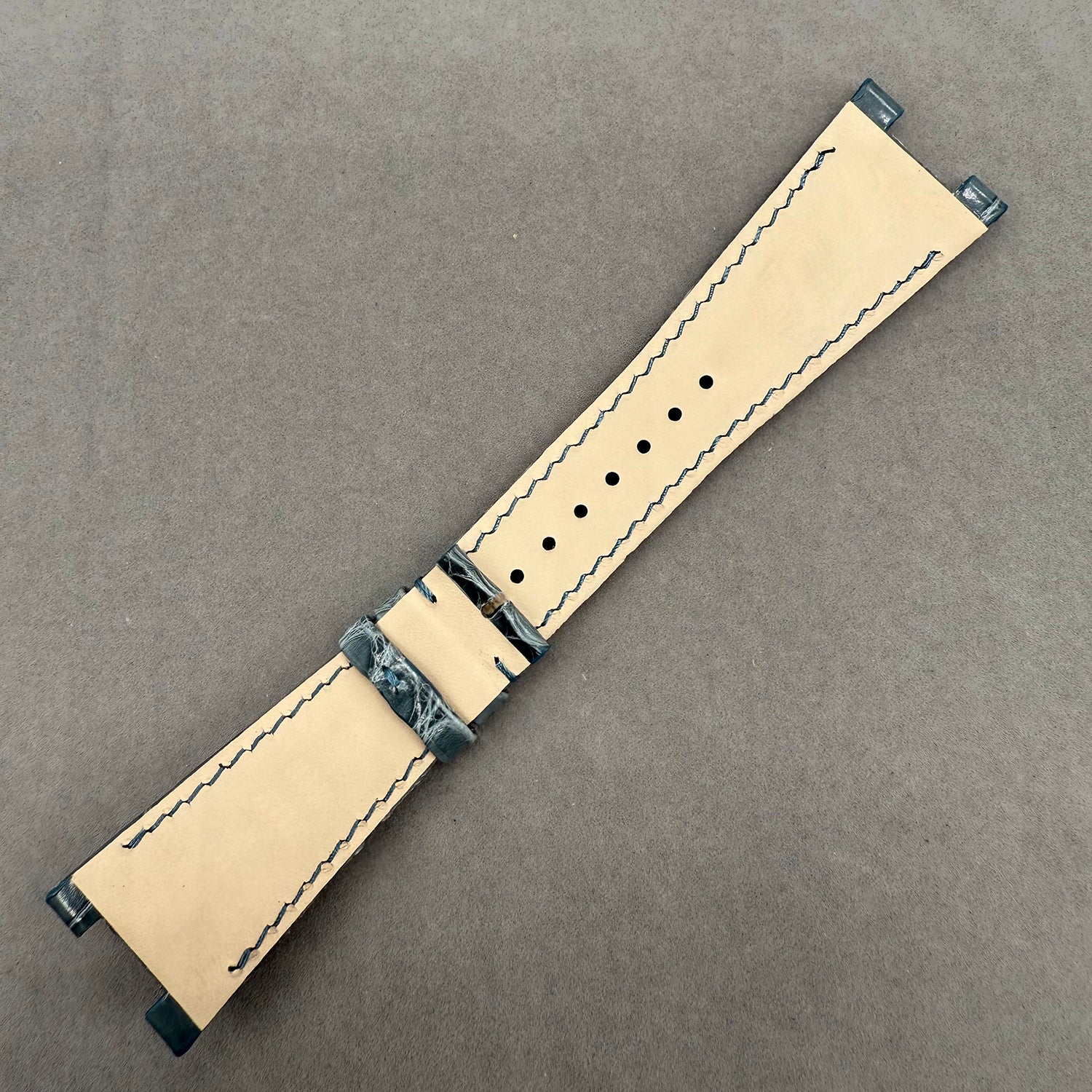 Compatible with Patek Philippe Nautilus 5712 Grey Blue ALLIGATOR Strap