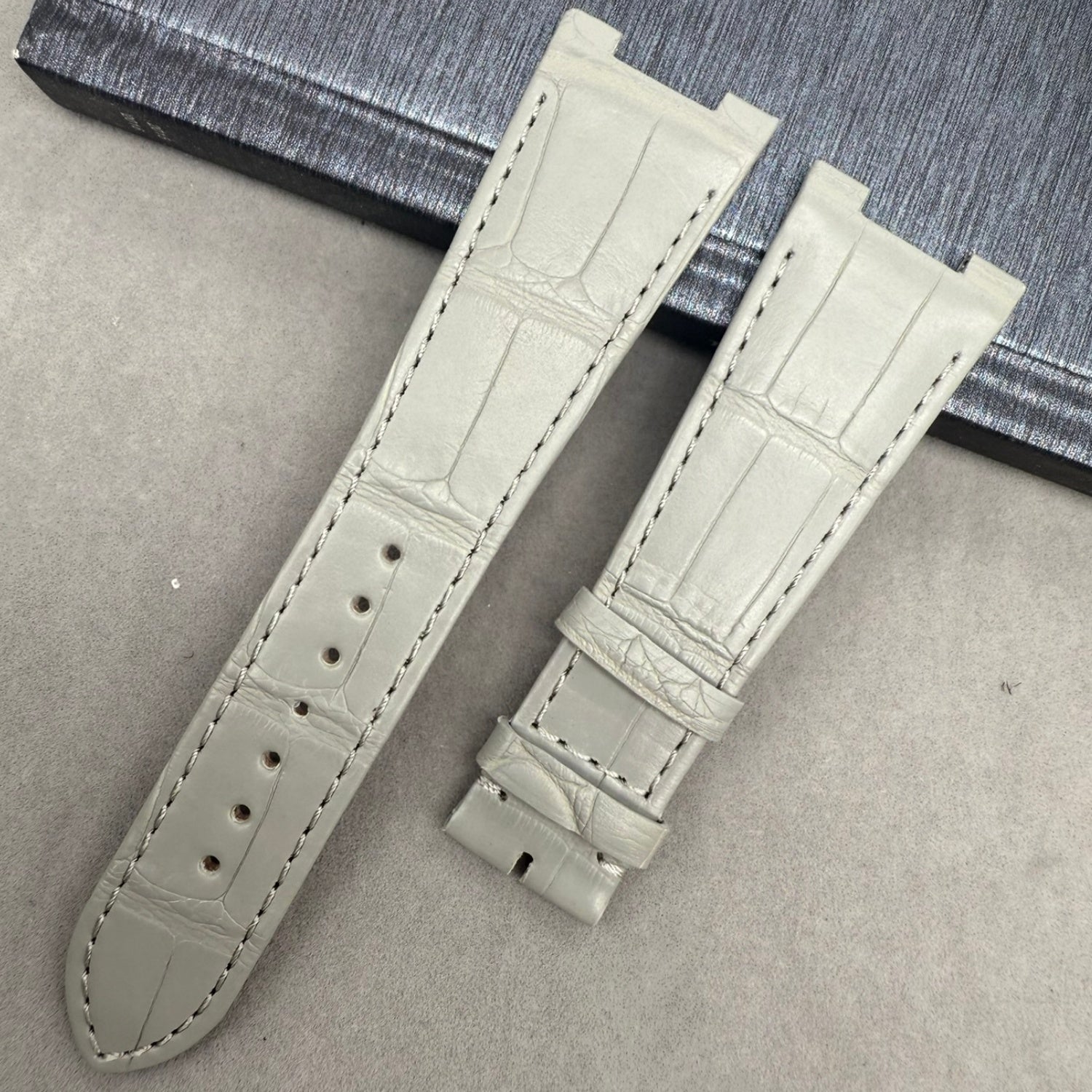 Custom Handmade Light Gray Alligator Leather Watch Strap for Patek Philippe Sports Elegance Series 5711/5712