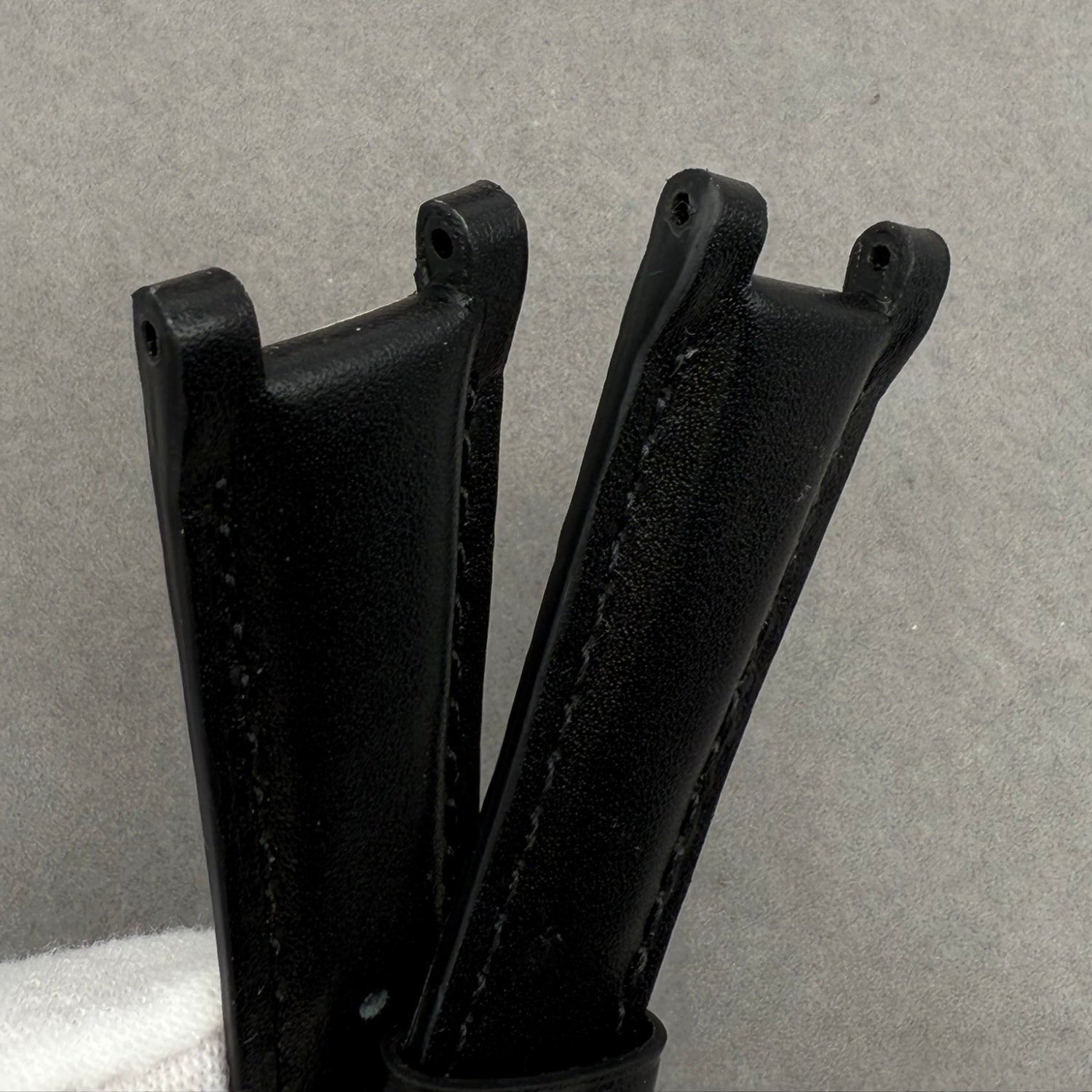 Handcrafted Black Plain Cowhide Leather Notched  Watch Strap for Gucci YA133205
