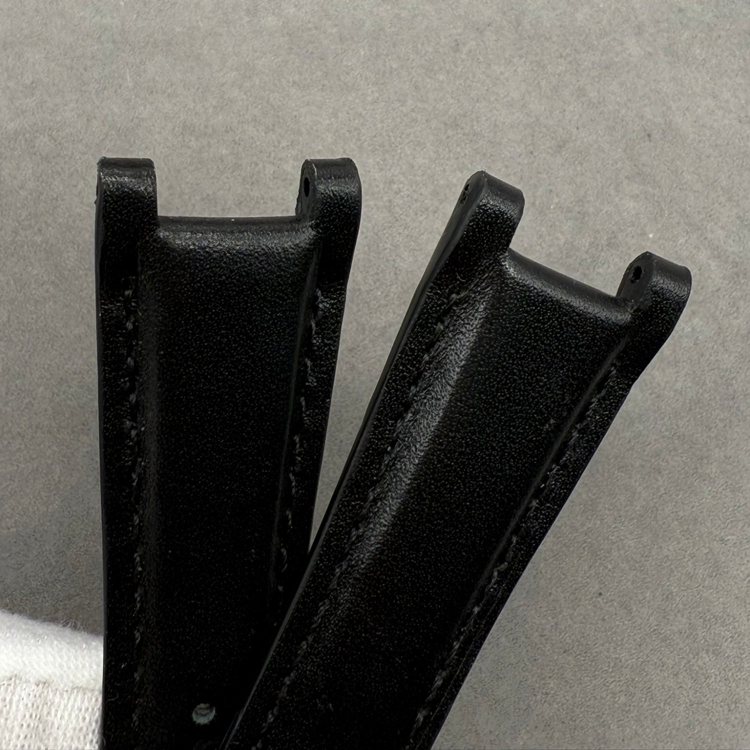 Handcrafted Black Plain Cowhide Leather Notched  Watch Strap for Gucci YA133205