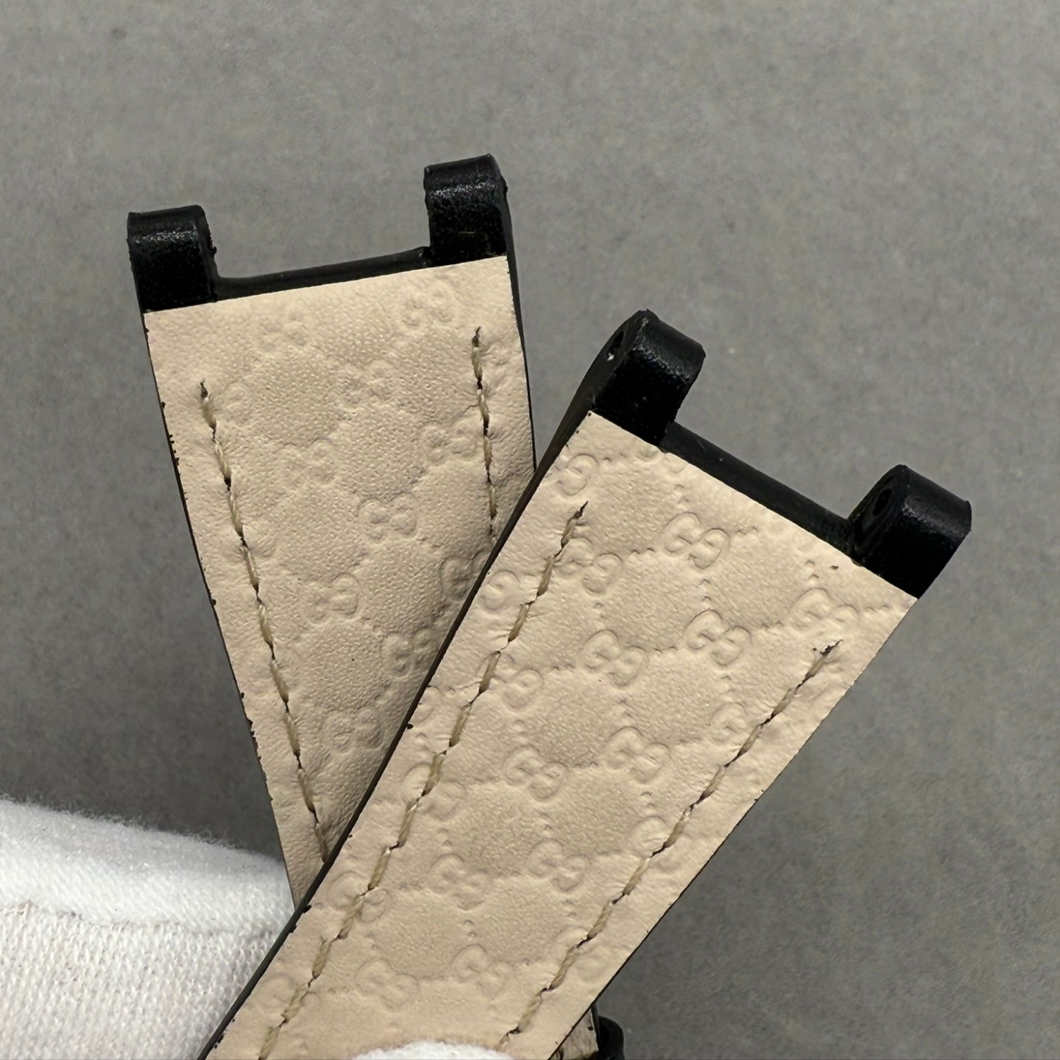 Handcrafted Black Plain Cowhide Leather Notched  Watch Strap for Gucci YA133205