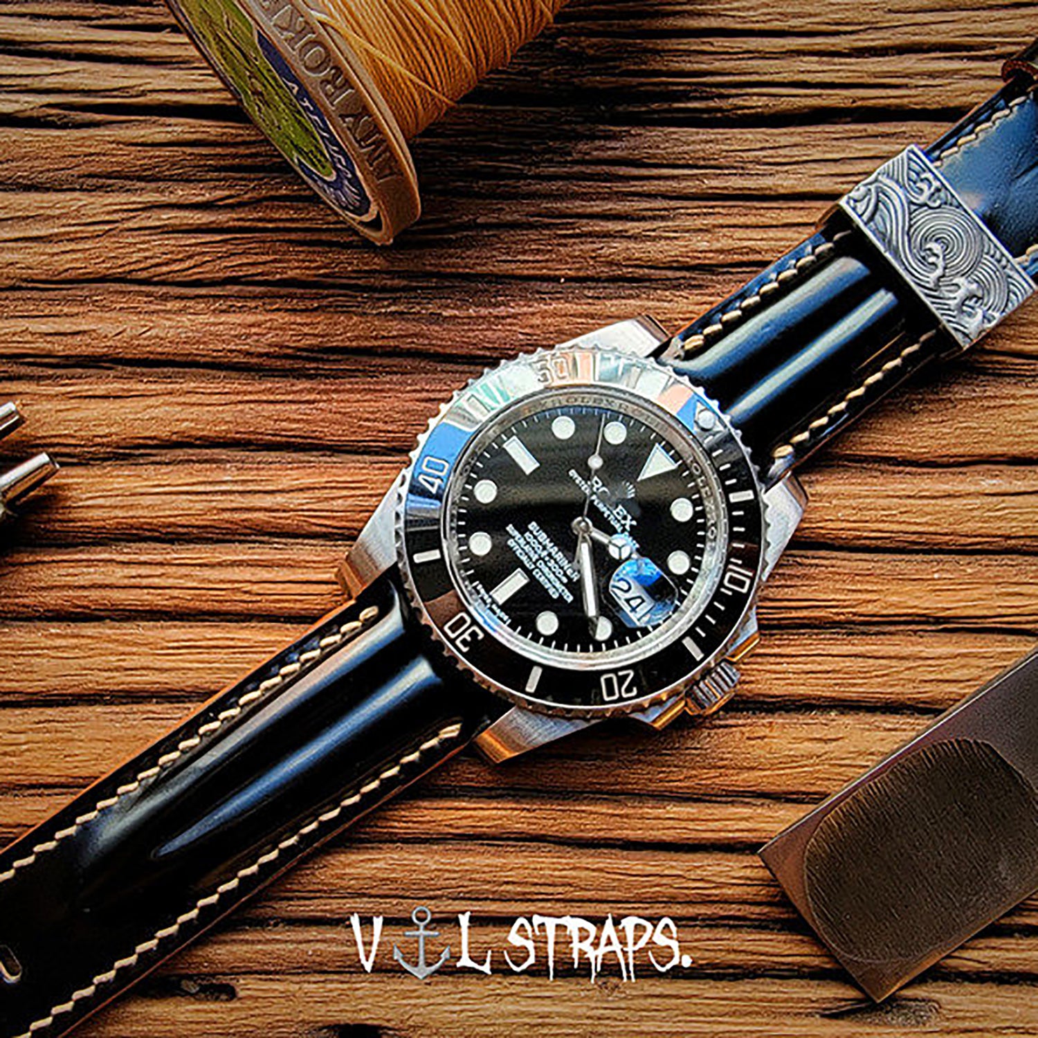 Handcrafted Custom Watch Strap - Horsehide with Drum Effect & Double-Strand Sword Bone Design, Glossy Black & Brown, Soft & Comfortable, Minimalist Style